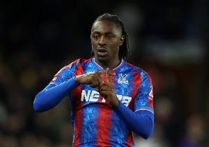 罗马诺：不确定埃泽是否会缺战切尔西，水晶宫与热刺仍在谈判转会