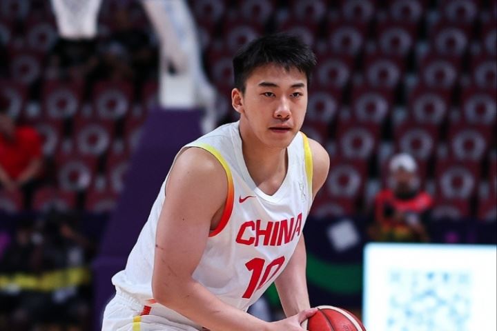 安东尼附体？王俊杰上半场贡献9分4板1助1帽 次节大秀技术连拿7分