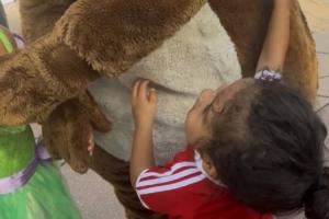 孩子想互动被完全无视！拉菲尼亚妻子怒斥迪士尼🤬：令人厌恶！