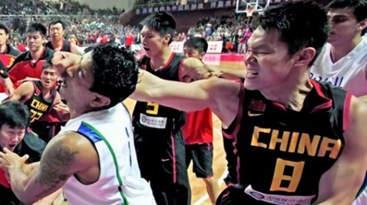 威姆斯晒视频重拳直击恶鼠面门：下一个是谁？网友回朱芳雨名场面