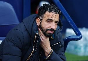 被质疑摆大巴！阿莫林：不在乎斯洛特说什么，我说过要更好地控球