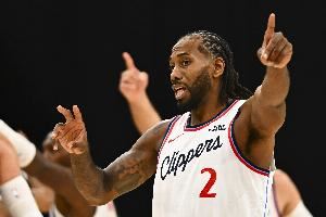 小卡谈大胜：很好地保护了球完成防守抢断 得到了快攻反击机会