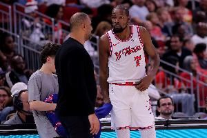 乌度卡：这种焦灼的比赛最涨球 不仅对于年轻球员是如此也包括KD